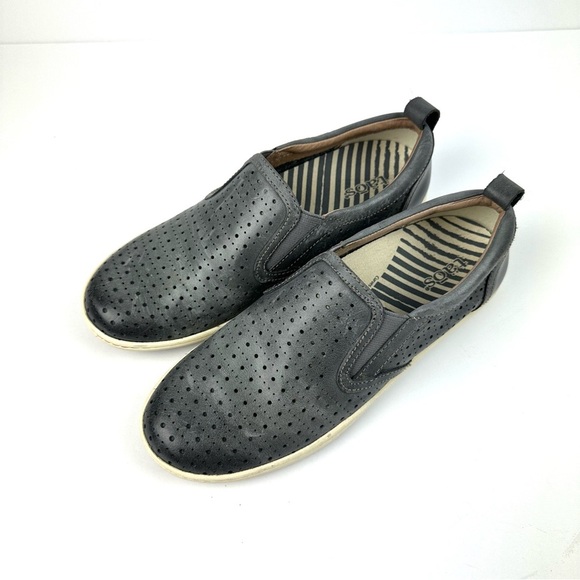 Taos Court Shoes 7 Gray Leather Perforated Slip On Womens Comfort - Picture 2 of 11